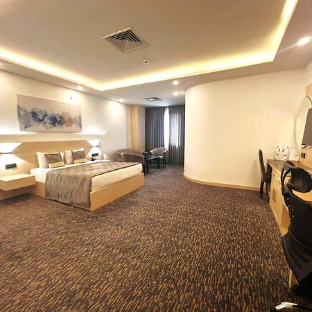 Van Royal Hotel Erbil Esterno foto